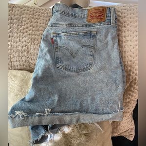 LEVI'S distressed 501 shorts